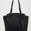 Tassel Detail Tote Bag -Carry And Wande 3209433 1