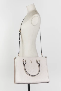 Emboss Tote Bag 9 Emboss Tote Bag -Carry And Wande 3209917 4