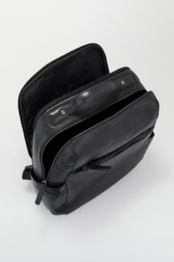 Angus Leather Backpack -Carry And Wande 3210414 3