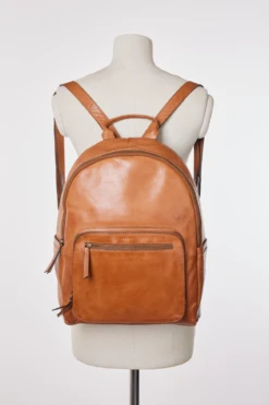 Maya Leather Backpack -Carry And Wande 3210617 4