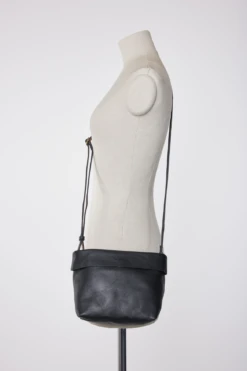 Gemma Leather Crossbody Bag -Carry And Wande 3210620 4