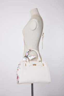 Floral Shopper Bag 9 Floral Shopper Bag -Carry And Wande 3210707 4