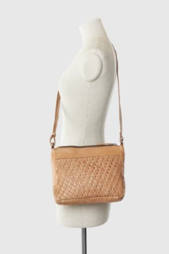 Zurra Leather Crossbody Bag -Carry And Wande 3211653 4